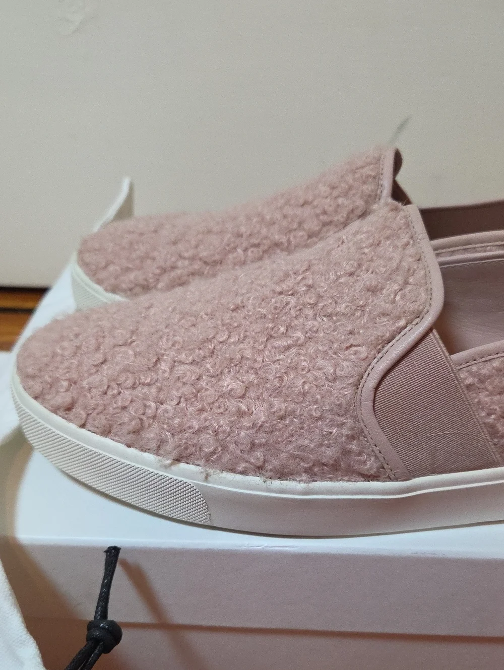 Vince Women’s Blair Slip On Sneaker Pink Faux Fur US Size 9.5 M